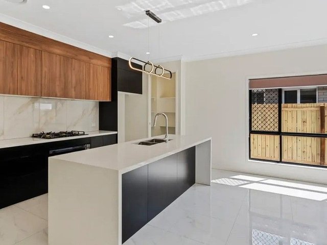 16 Clarence Street, QLD 4280