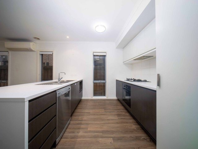 19 Valley Park Boulevard, VIC 3049