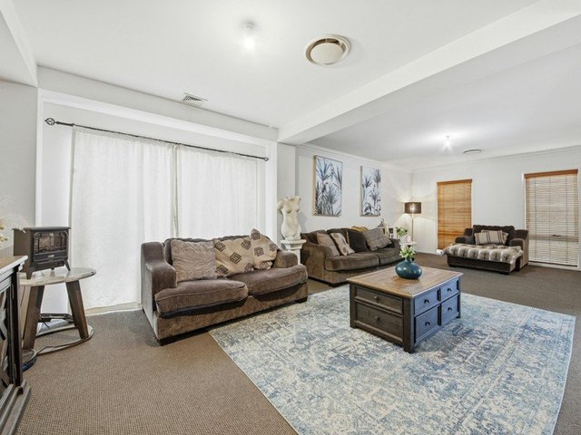 12 Hillside Drive, NSW 2567