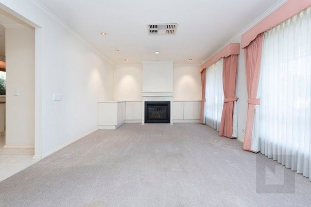 8 Brack Avenue, VIC 3012