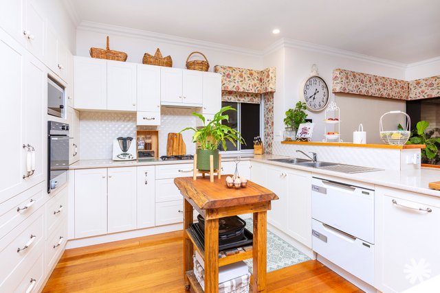 36 Gillon Street, WA 6152