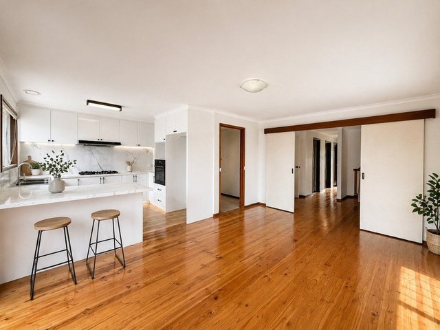 8 Hunt Crescent, VIC 3169