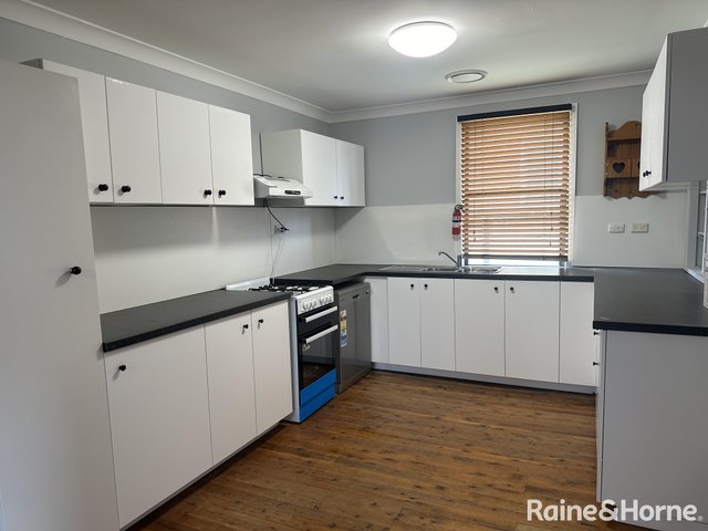 6 Robertson Street, NSW 2583