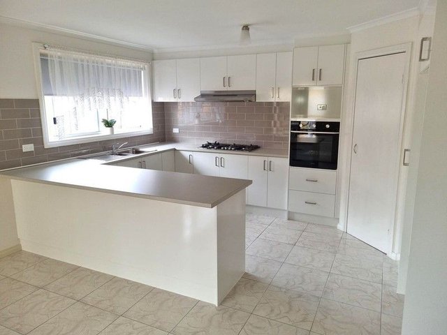 1/101 Fosters Road, VIC 3042