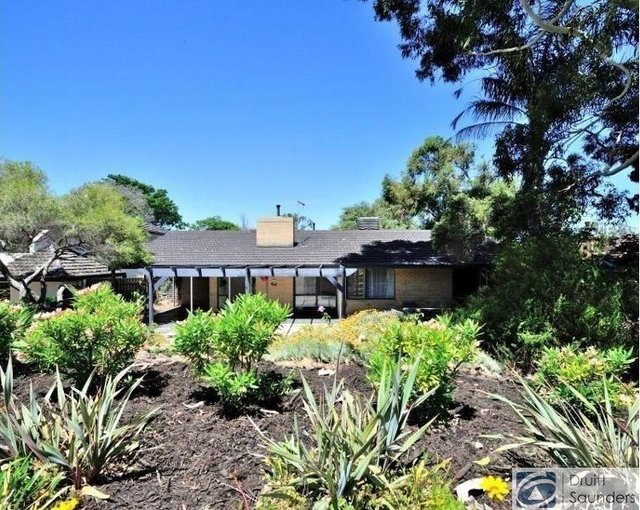 20 Castle Road, WA 6018