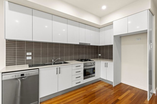 4/10 Lorensen Avenue, VIC 3058