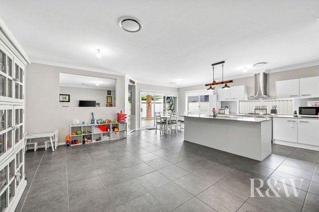 26 Yallambi Street, NSW 2571