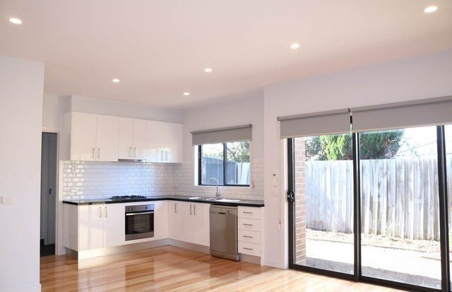 2/15 Kitson Court, VIC 3028
