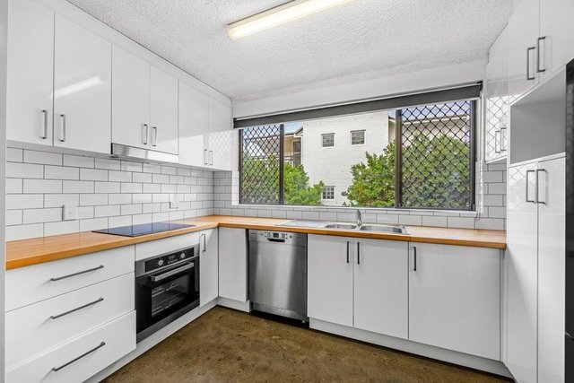 2/12 Stain Street, QLD 4051