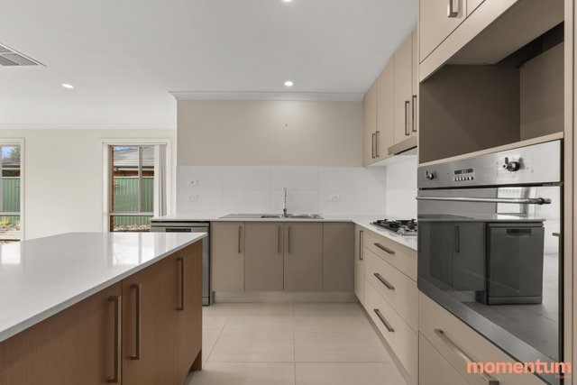 17B Hosking Place, ACT 2615