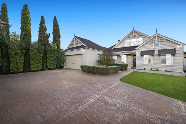 5 Tea Tree Court, VIC 3975