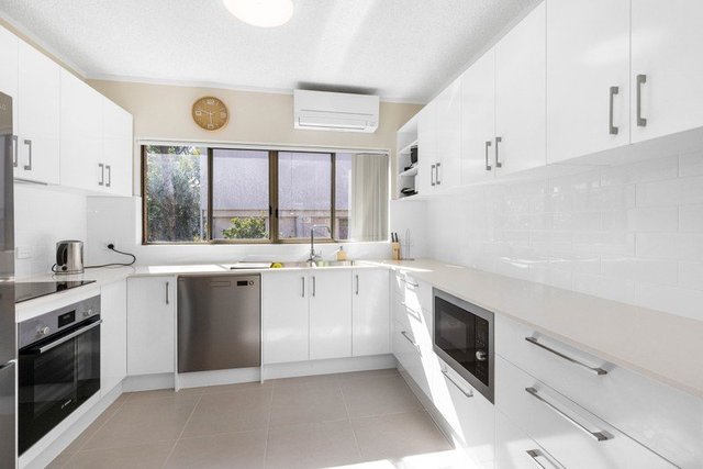 2/48 Pelican Street, QLD 4573