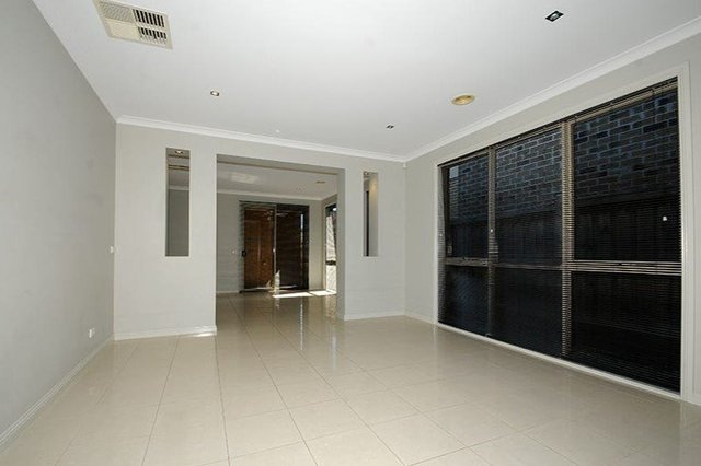 9 Thomas Close, VIC 3930