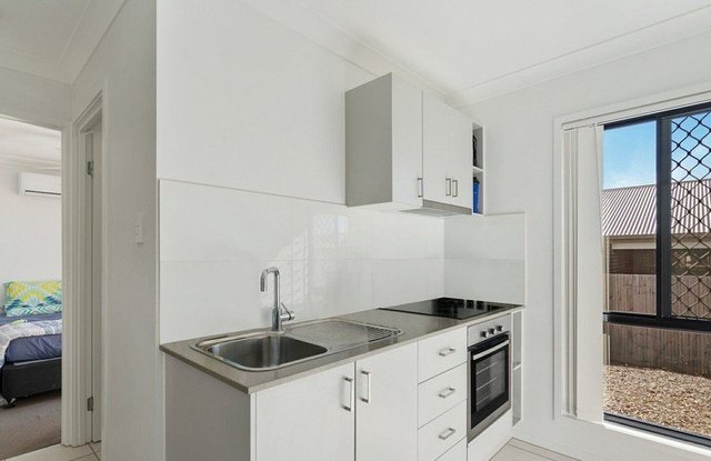 2ROOM1/53 Fedrick Street, QLD 4124