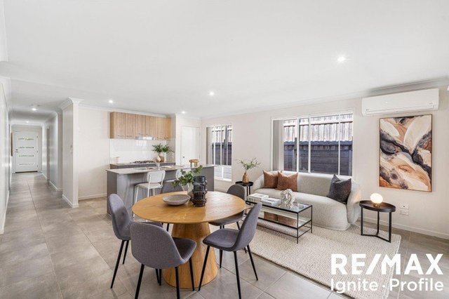 62 Canopus Street, QLD 4035