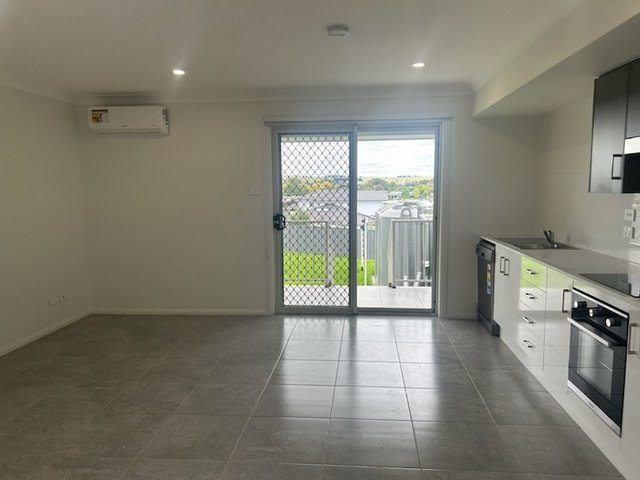 2/27 Graham Crescent, NSW 2583