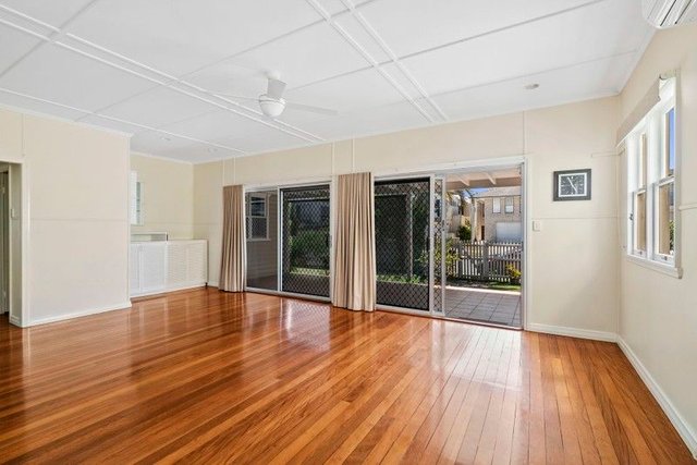 10 Riviera Road, QLD 4220