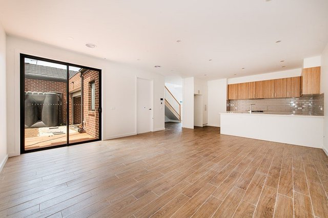 1/36 Crawford Road, VIC 3169