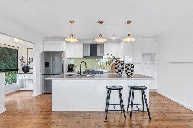 8 Elrond Court, QLD 4573
