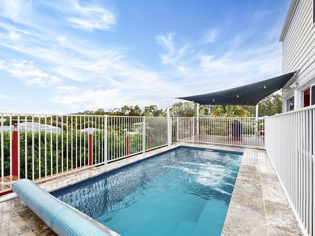 8 Roundelay Court, QLD 4037