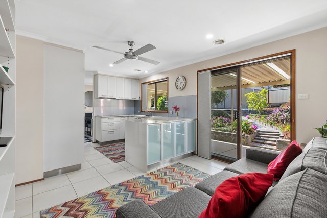 10 Merriman Crescent, ACT 2904