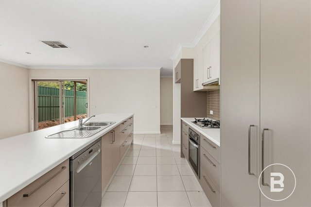 2/26 Day Street, VIC 3550