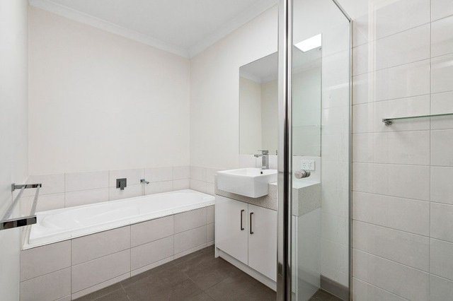 2/32 Edward Street, VIC 3910