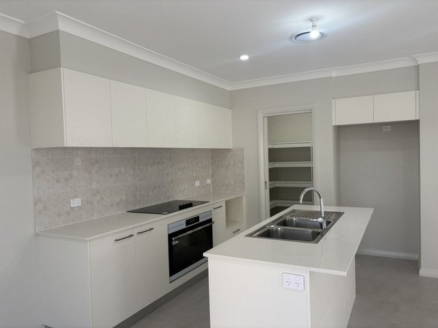 5 Albert Street, NSW 2570