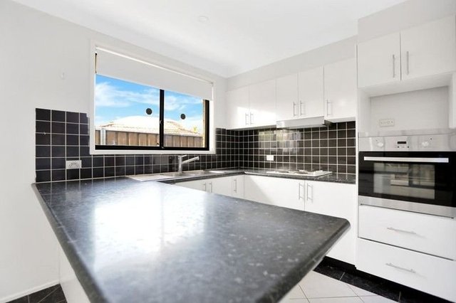 11 Rhonda Place, NSW 2761