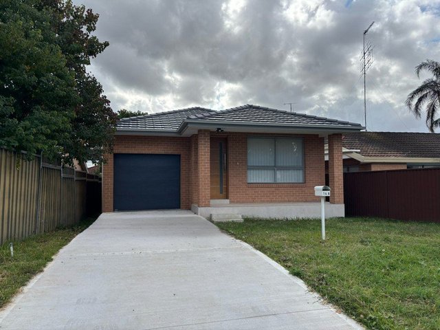 1 Warragamba Crescent, NSW 2750