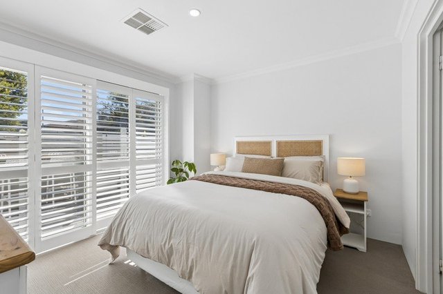 2 Faversham Way, WA 6027