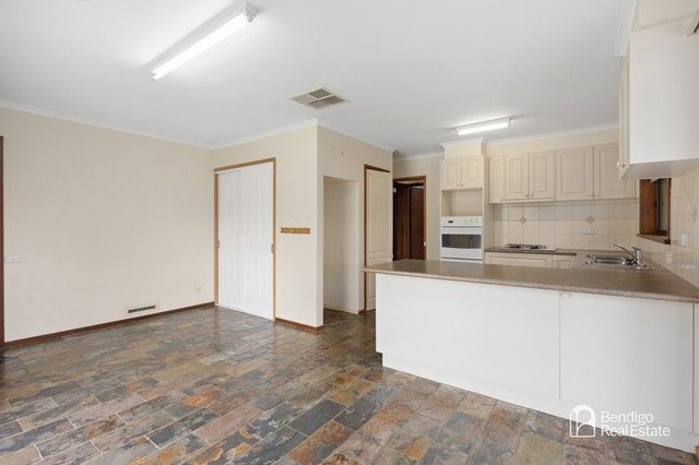 24 Lowndes Street, VIC 3550