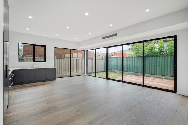 2/32 Galeka Street, VIC 3058