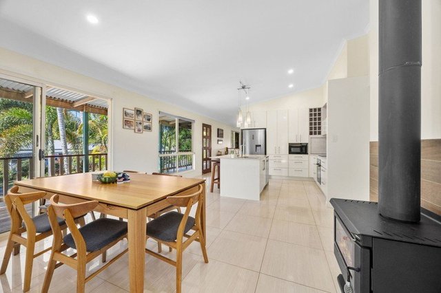 8 Maria Court, QLD 4555