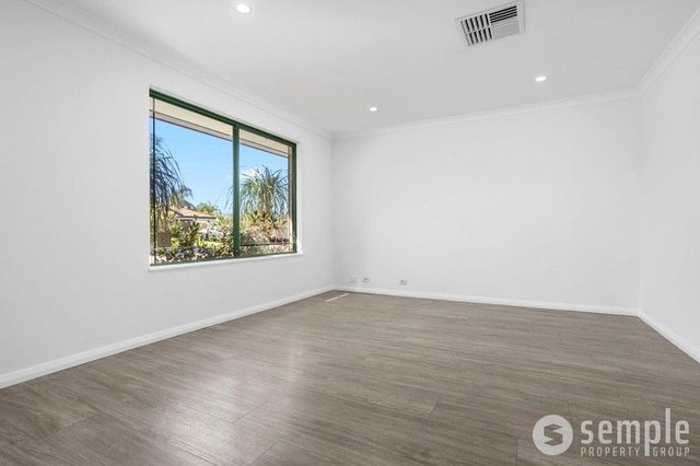 28 Roche Way, WA 6164