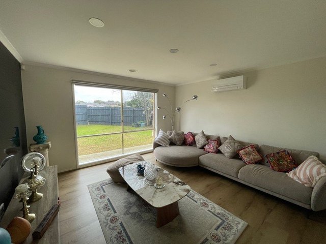1 Adrienne Close, VIC 3042
