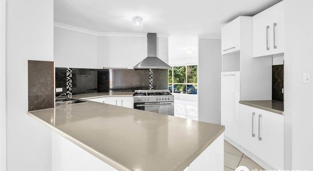 21 Moreton Street, QLD 4124
