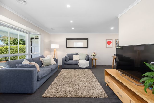 13 Deamer Crescent, ACT 2905