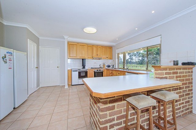 594 Railway Parade, WA 6056