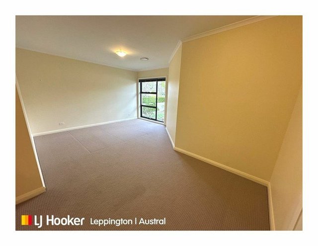 16 Larkham Street, NSW 2570
