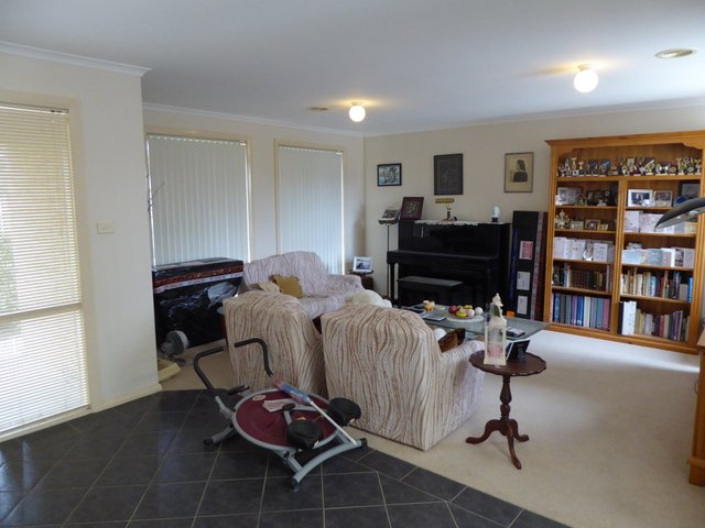279 Anthony Rolfe Avenue, ACT 2912