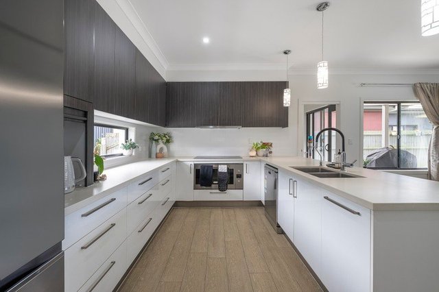 11 Scholard Crescent, QLD 4035